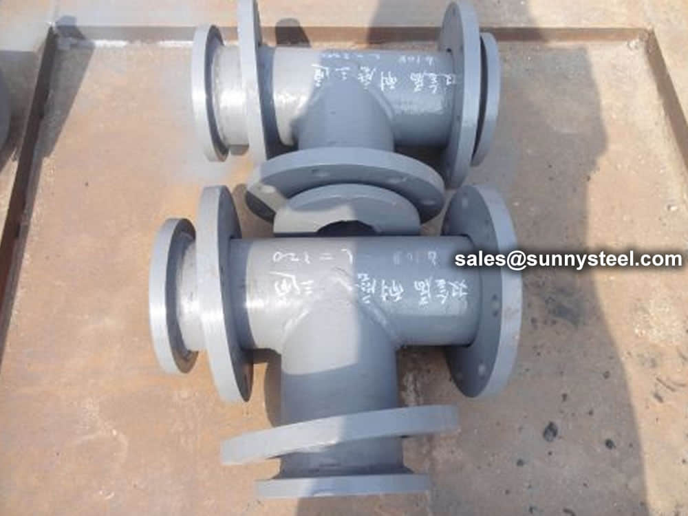 Bimetal clad pipe tee with flange