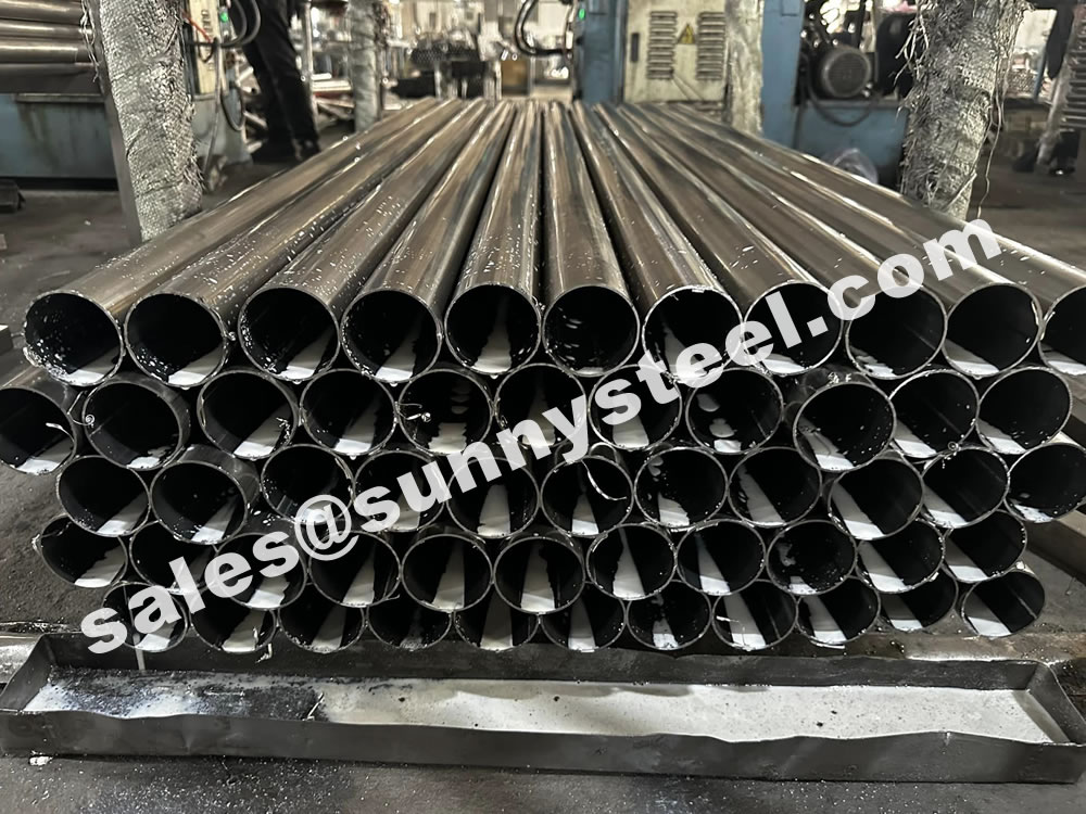 Carbon steel seamless pipes