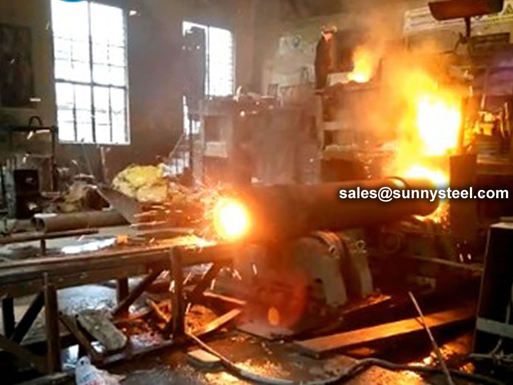 Horizontal centrifugal casting process of rare earth alloy wearresistant pipe