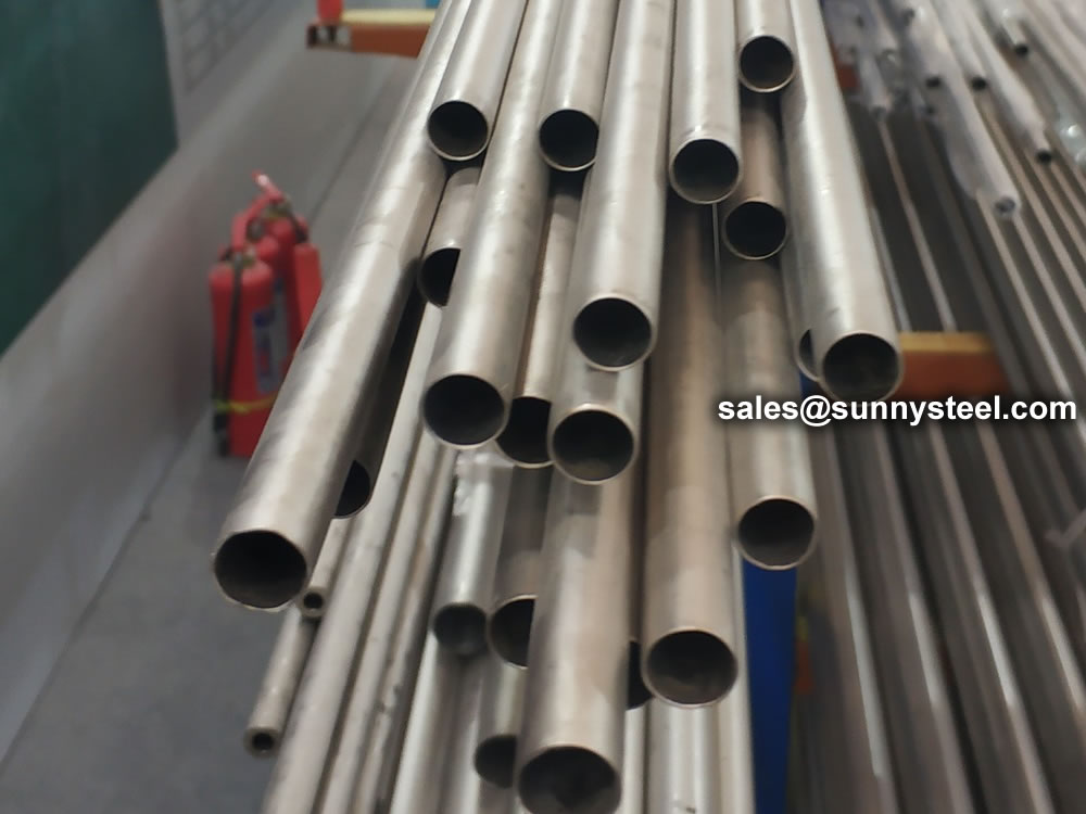 Titanium seamless tube