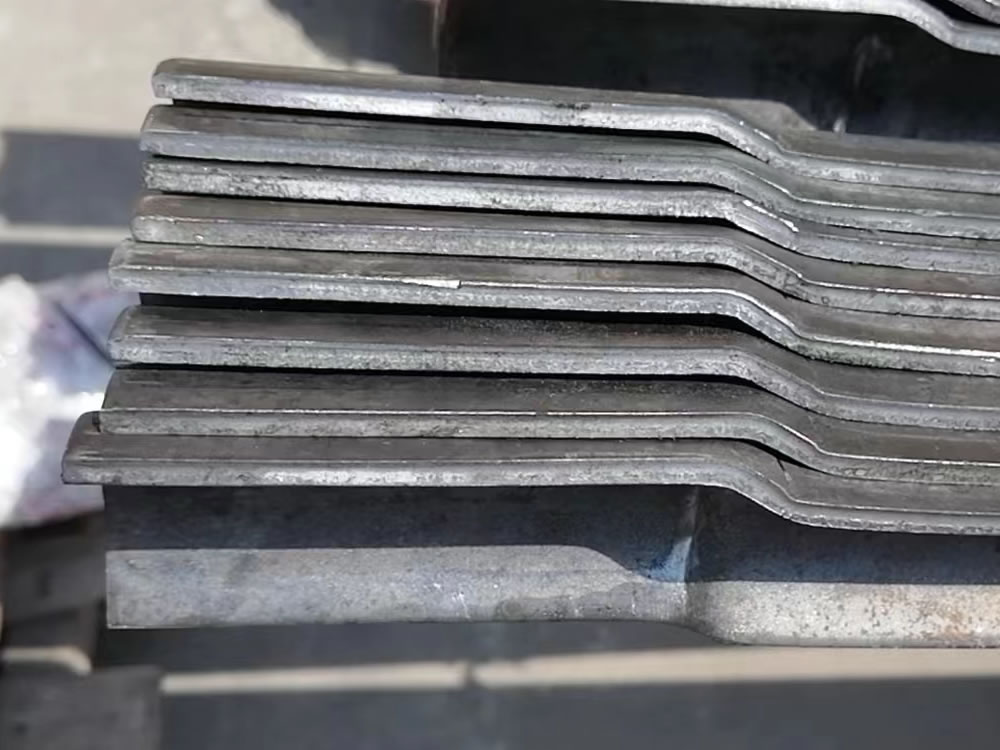 Wave Shaped Water Wall Anti-wear Plate For CFB Circulating Fluidized Bed Boiler