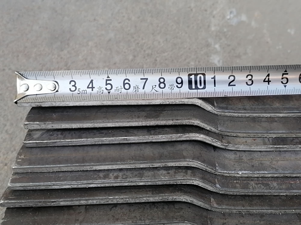 Wave Shaped Plate
